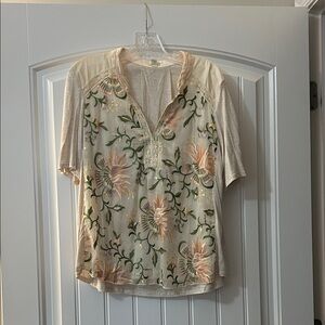 Anthropologie Cream Floral Embroidered V‑Neck Short Sleeve Blouse